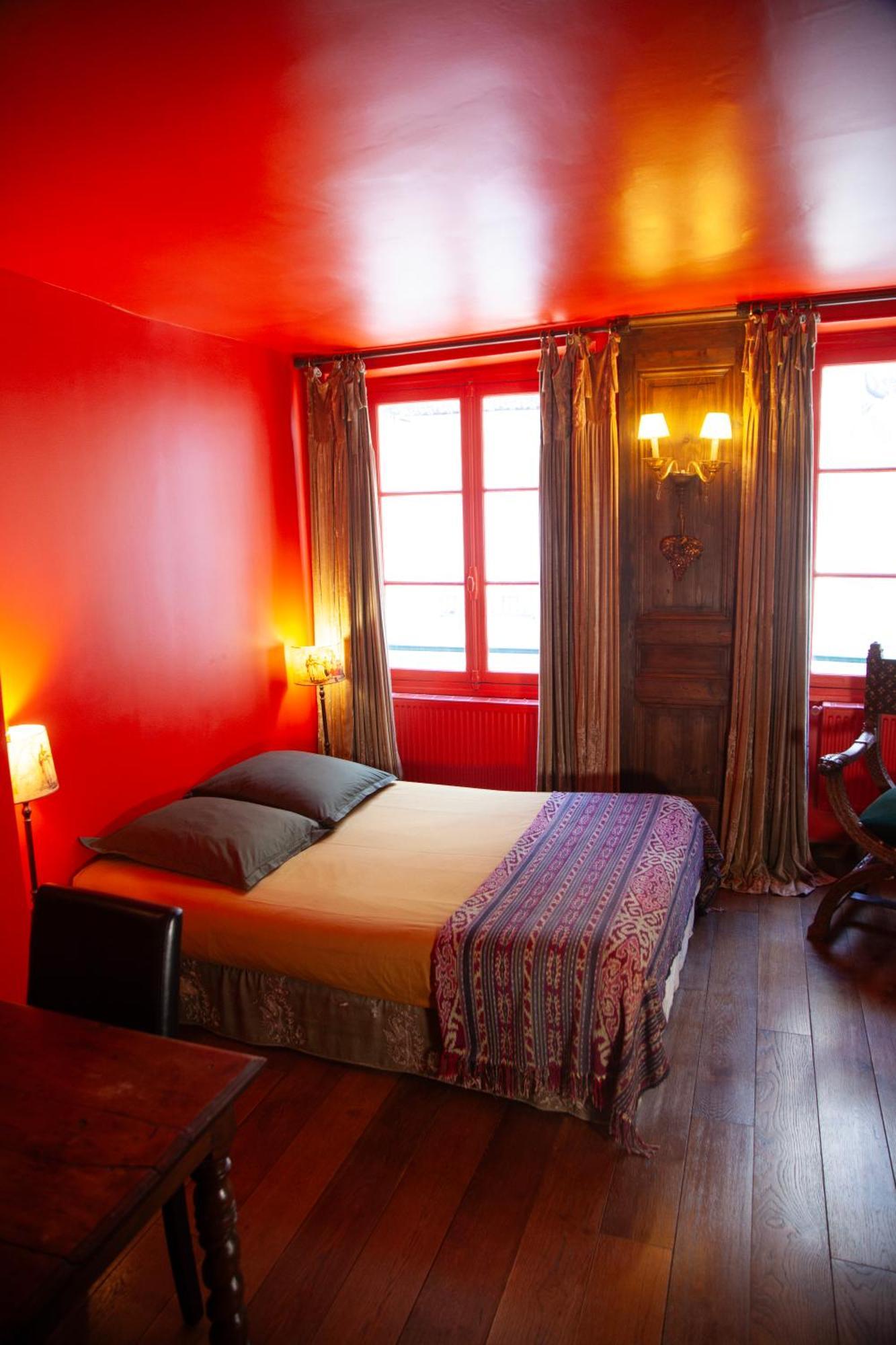 Le Marais Chic Ac